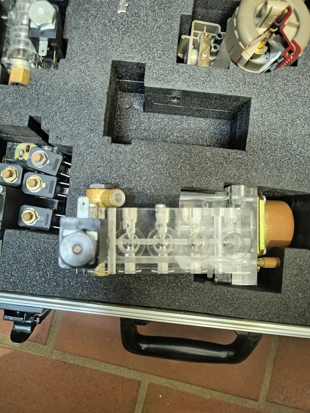 Componenti elettronici: Kuhnke Schnittmodel Pneumatik/Hydraulik Magnetventil – Usato da Zürich venduto da User24 2