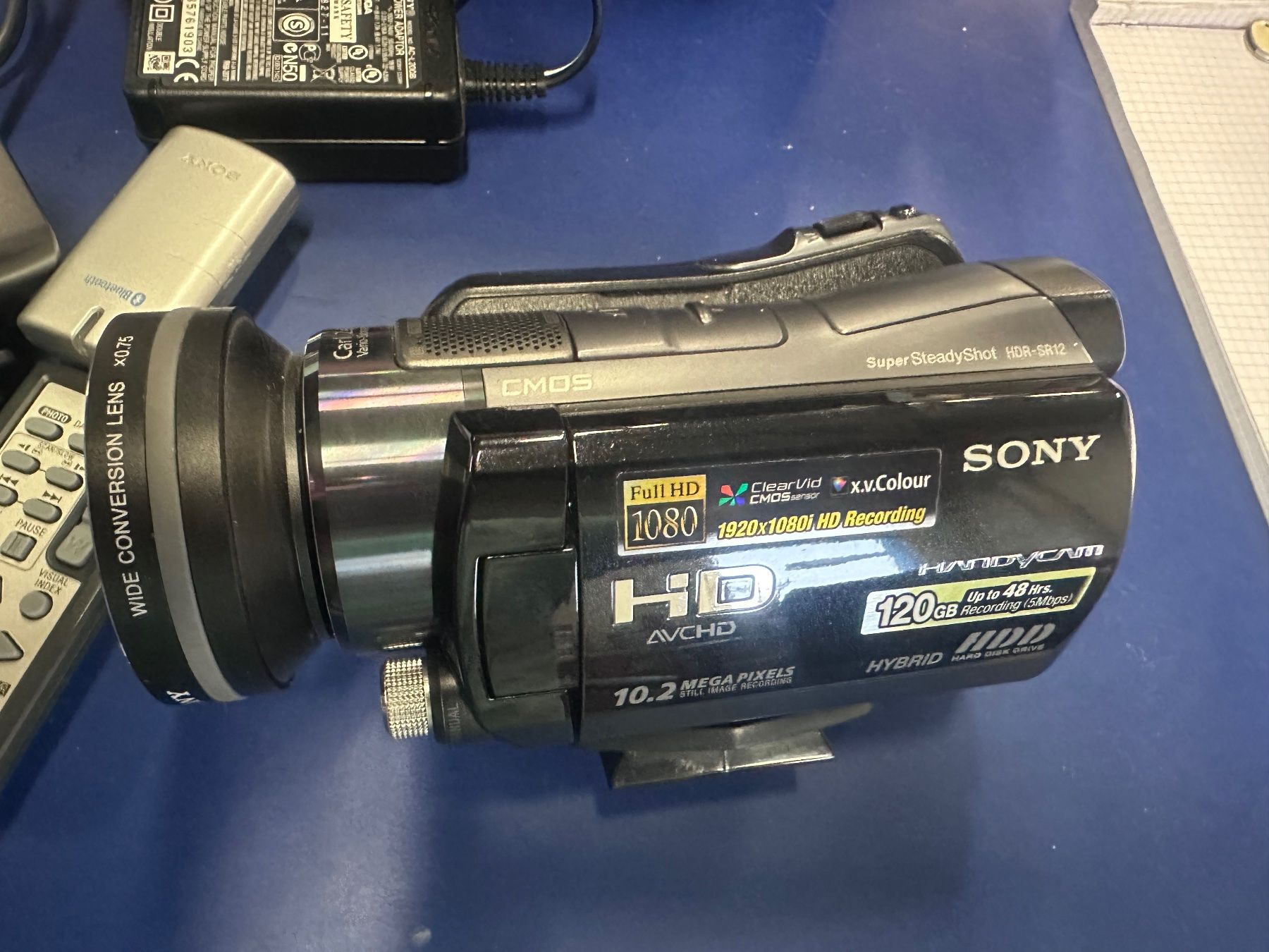 Sony Camcorder: Sony HD AVCHD Kamera mit Zubehör – Gebraucht aus Strengelbach von  6
