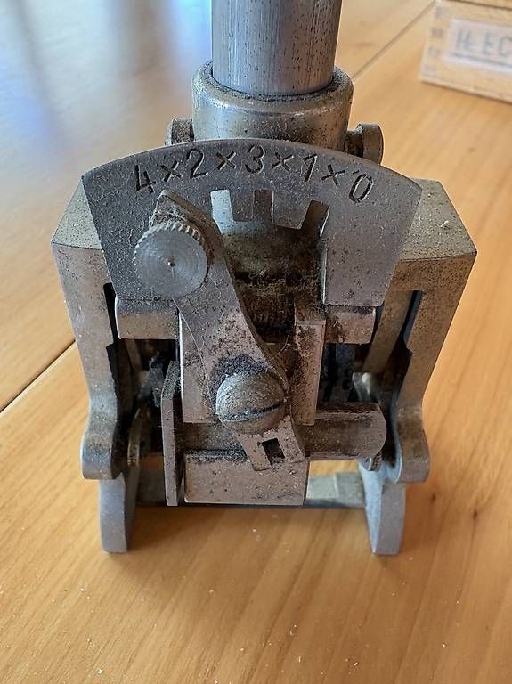 Timbri: Antiker mechanischer Numerierstempel / Paginierstempel – Usato da Biel-Benken BL venduto da AngiSchaefer 3