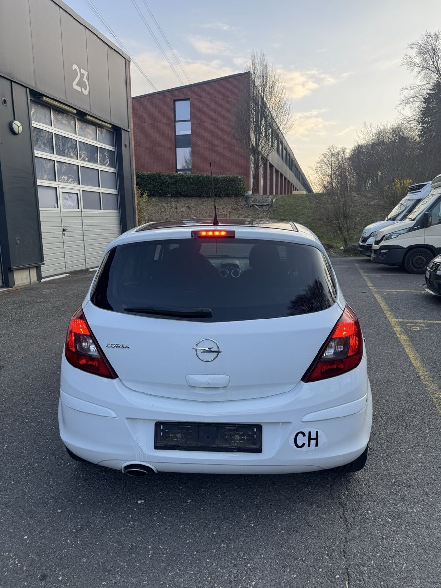Opel Automobili: Opel Corsa D14 – Usato da Lonay venduto da PancheChakalov 1