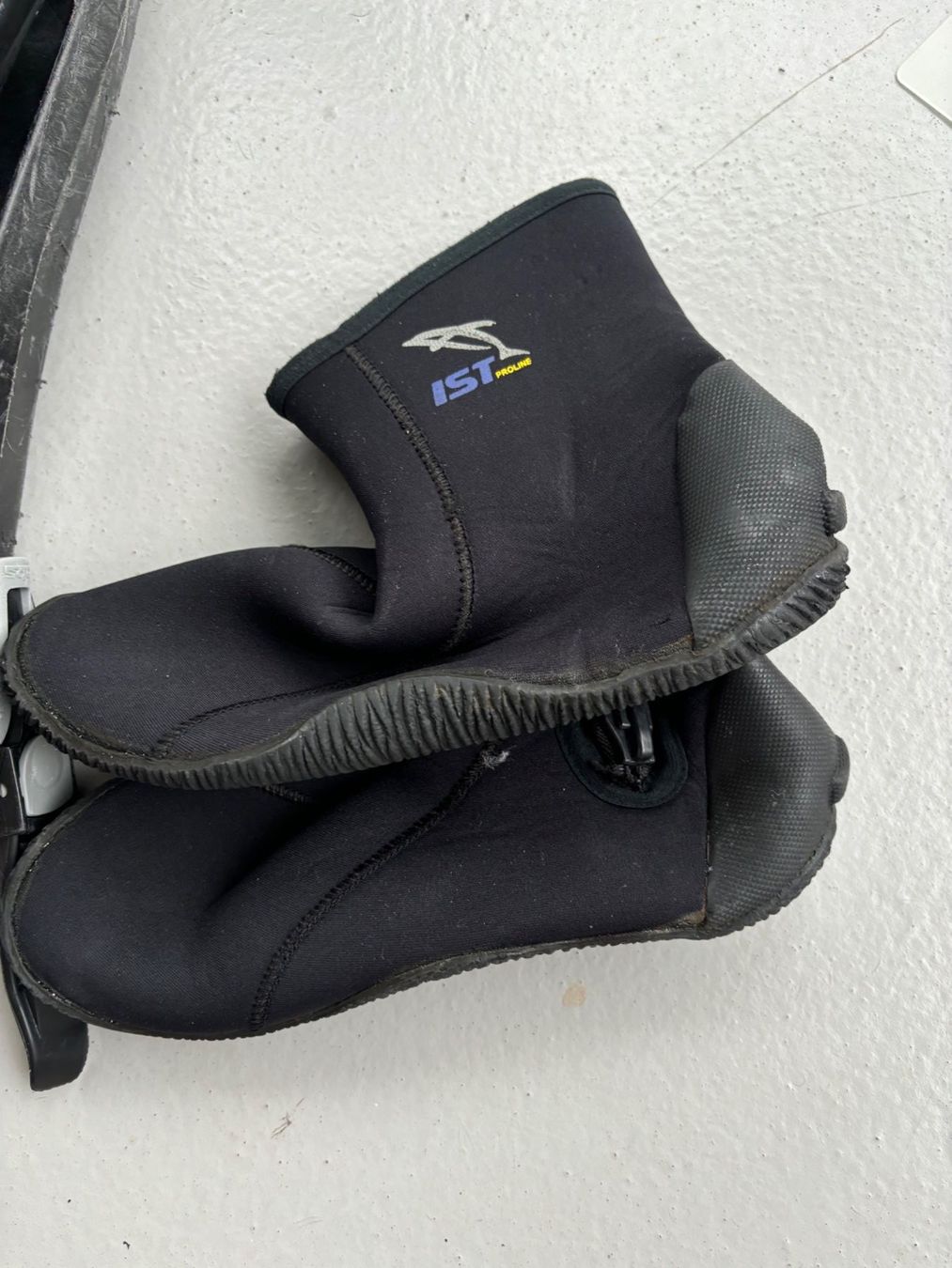 Mute per immersioni: Buoyancy vest & gear bundle available at a bargain price – Usato da Zollikon venduto da Ostendo 9