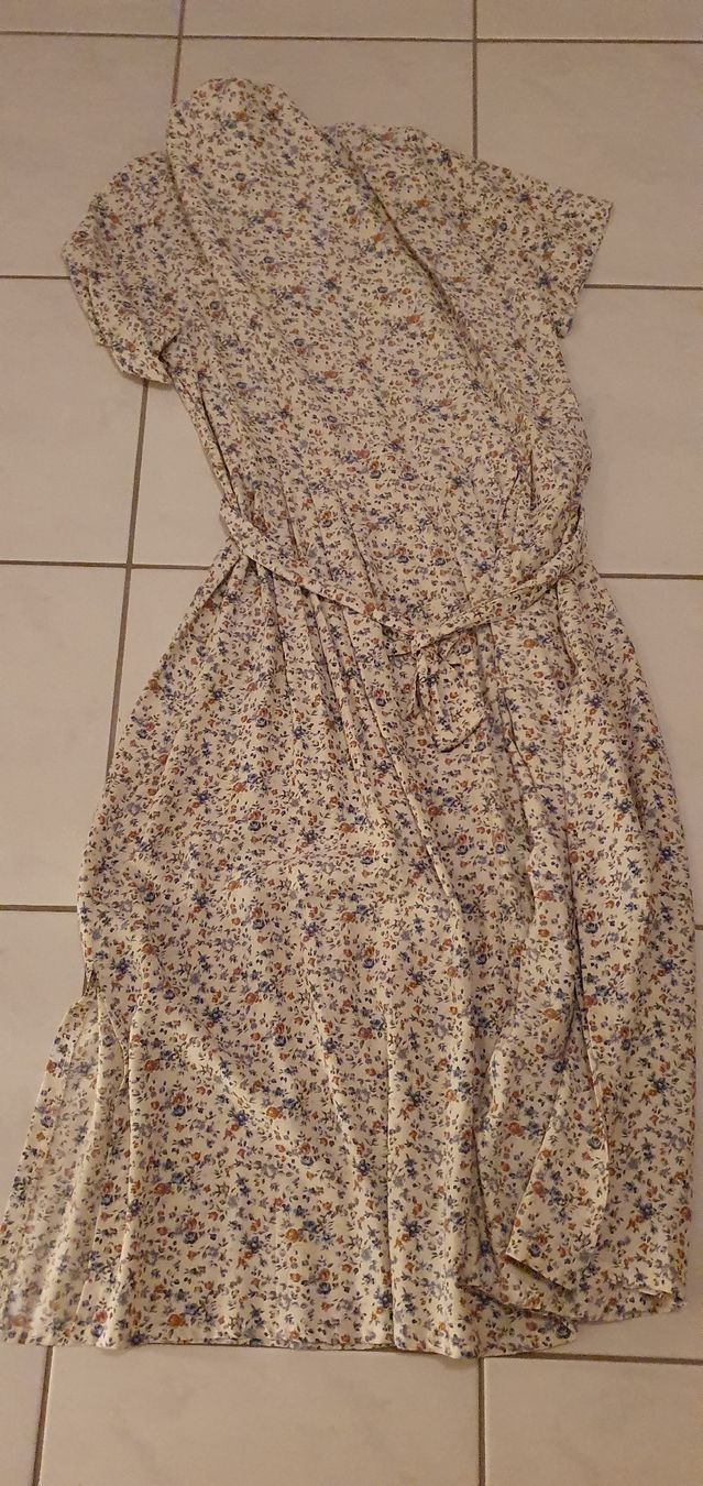 Kleider: Sommerkleid mit Blumenmuster, Gr. 44, Top Zusta – Gebraucht aus Einsiedeln von sus_8gdc 3