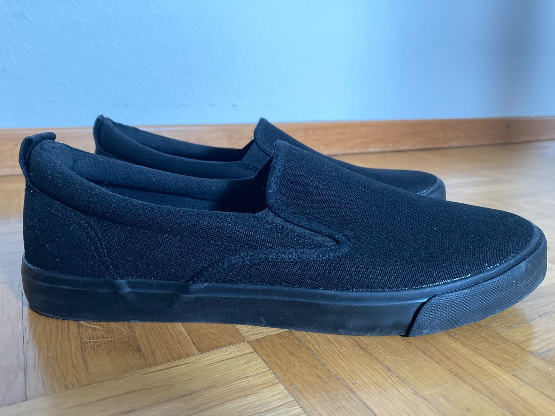 Scarpe da uomo: Slipper NEU Gr. 44 von Pier One – Nuovo e nell'imballaggio originale da St. Antoni venduto da Alikis 2