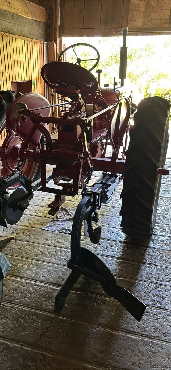 Trattori: Tracteur Farmall – Usato da Prez-vers-Noréaz venduto da Julienf92 2