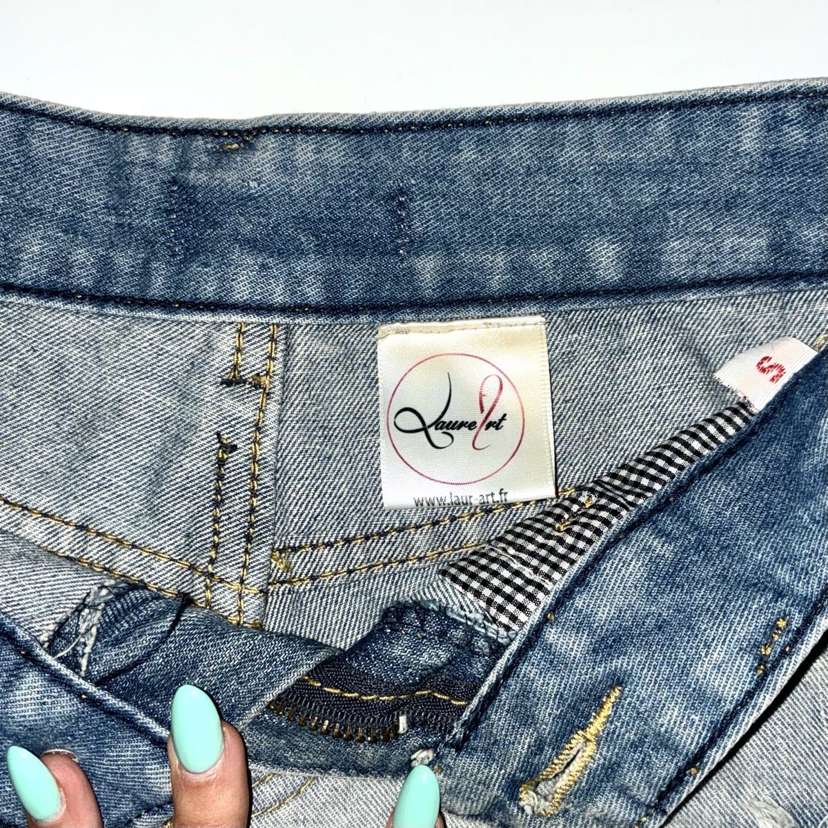 Jeans: Boho Denim Shorts - Patchwork - Low Rise – Neuf (Voir description) à Zürich par ana.juncal 2