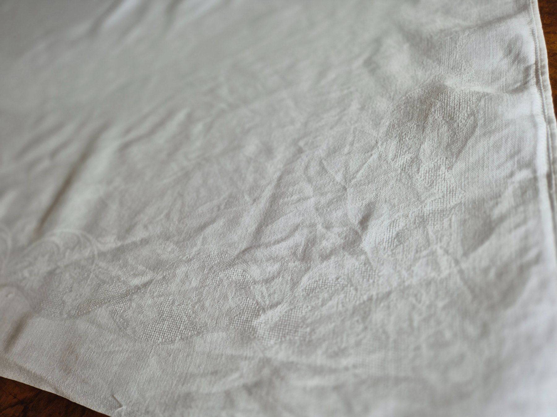 Sonstige Tischwäsche: Weisse Damast Tischdecke, 260x128 cm – Gebraucht aus Bern von aronari 6