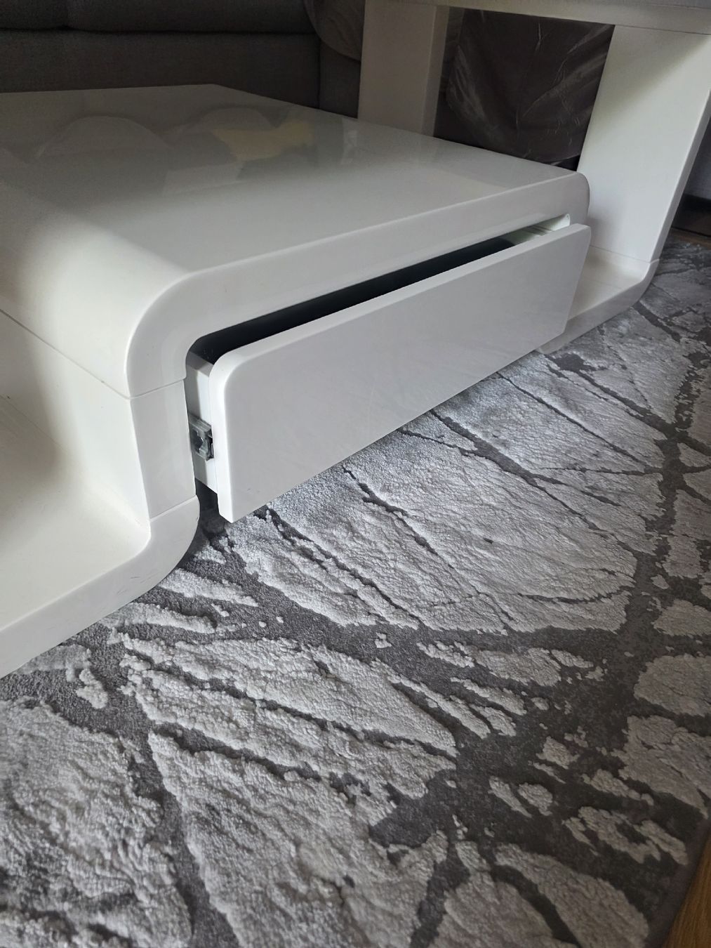Tavoli: Couchtisch weiss Hochglanz mit Schublade – Usato da Lyss venduto da KiS12 1