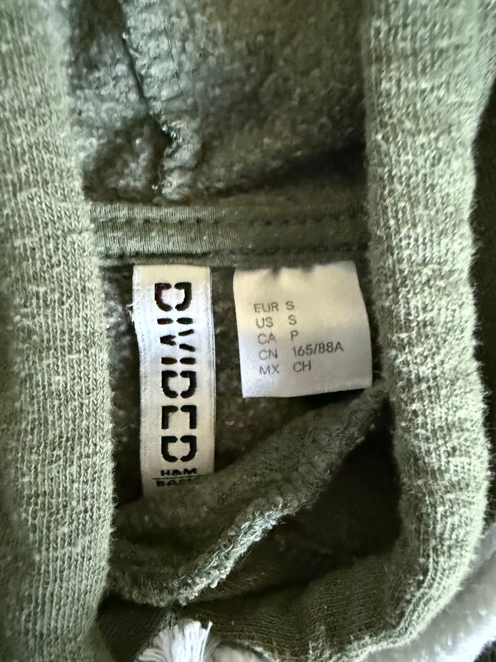 H&M Maglioni & Felpe: Cropped Hoodie/Kapuzenpullover H&M S – Usato da Altendorf venduto da am9j_nt 1