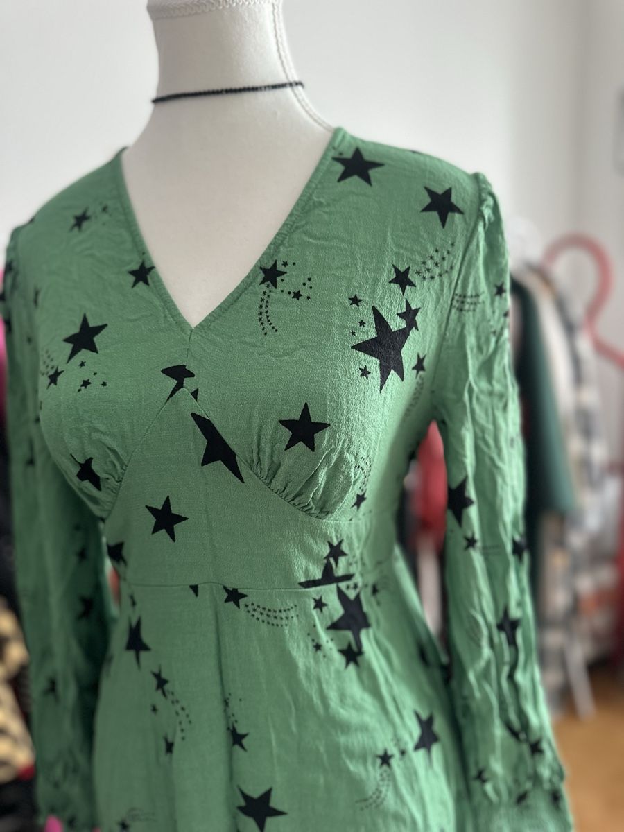 Vestiti: Grünes Kleid mit Sternen – Nuovo (secondo la descrizione) da Zürich venduto da PuraVida111 1