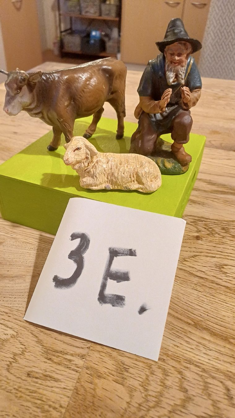 Statuette: 3 Antike Krippenfiguren – Usato da Flawil venduto da Naphtali