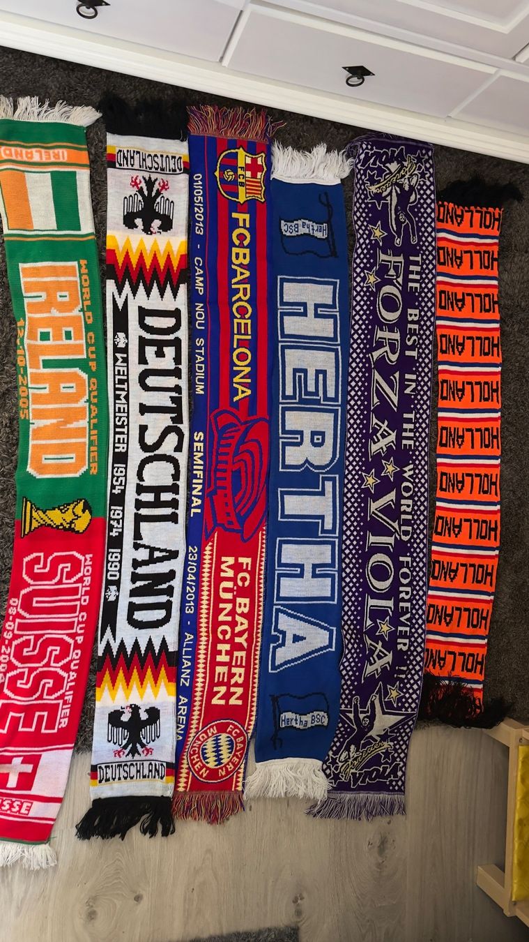 Foulard & Sciarpe: Grosse Fussballschal Sammlung – Usato da Kollbrunn venduto da yvo_r8wt