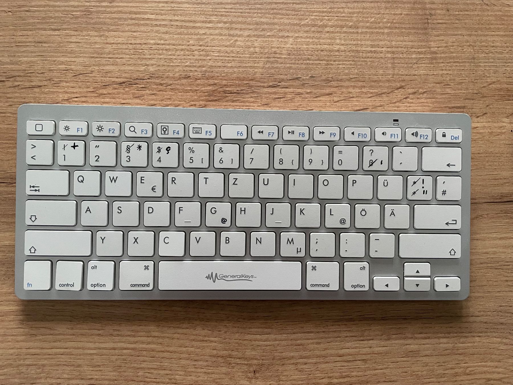 Tastiere: Bluetooth Tastatur mit Batterie – Usato da Altdorf UR venduto da Zwei_m