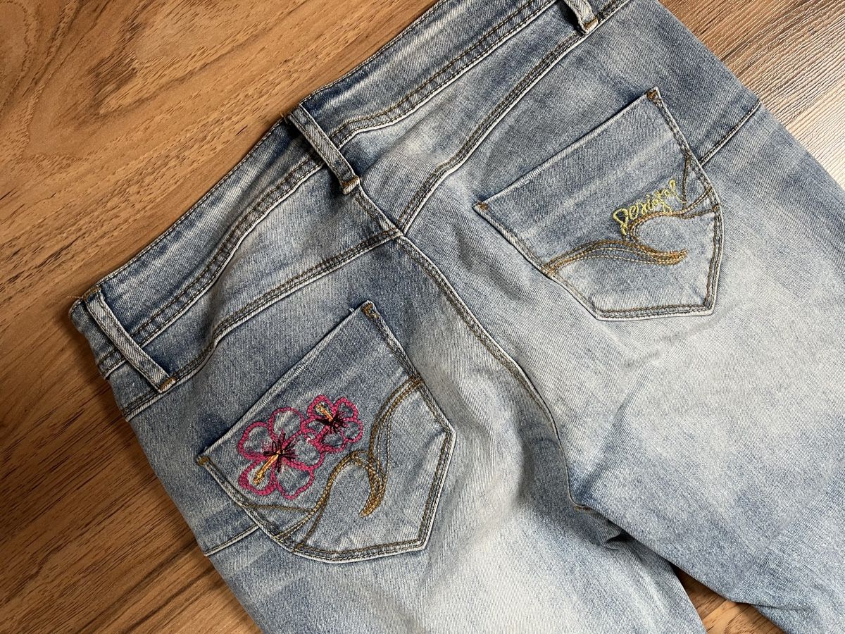 Desigual Jeans: Jeans DESIGUAL mit Stickerei – Gebraucht aus Oberbüren von len_5q92 3