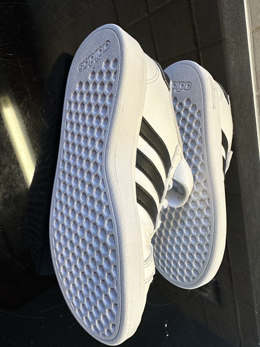 Adidas Scarpe per ragazzi: Basket adidas 33 – Nuovo (secondo la descrizione) da Servion venduto da josephine22 1