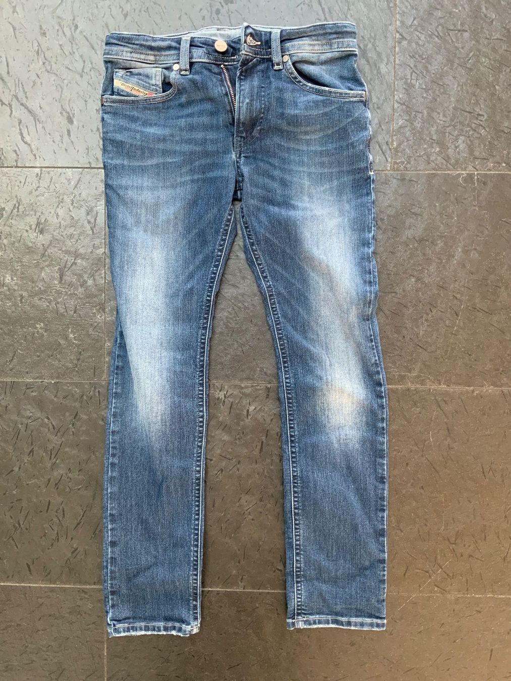 Pantalons: Jeans Mädchen, DIESEL Thommer-J, Size 10Y – D'occasion à Stäfa par sylla73