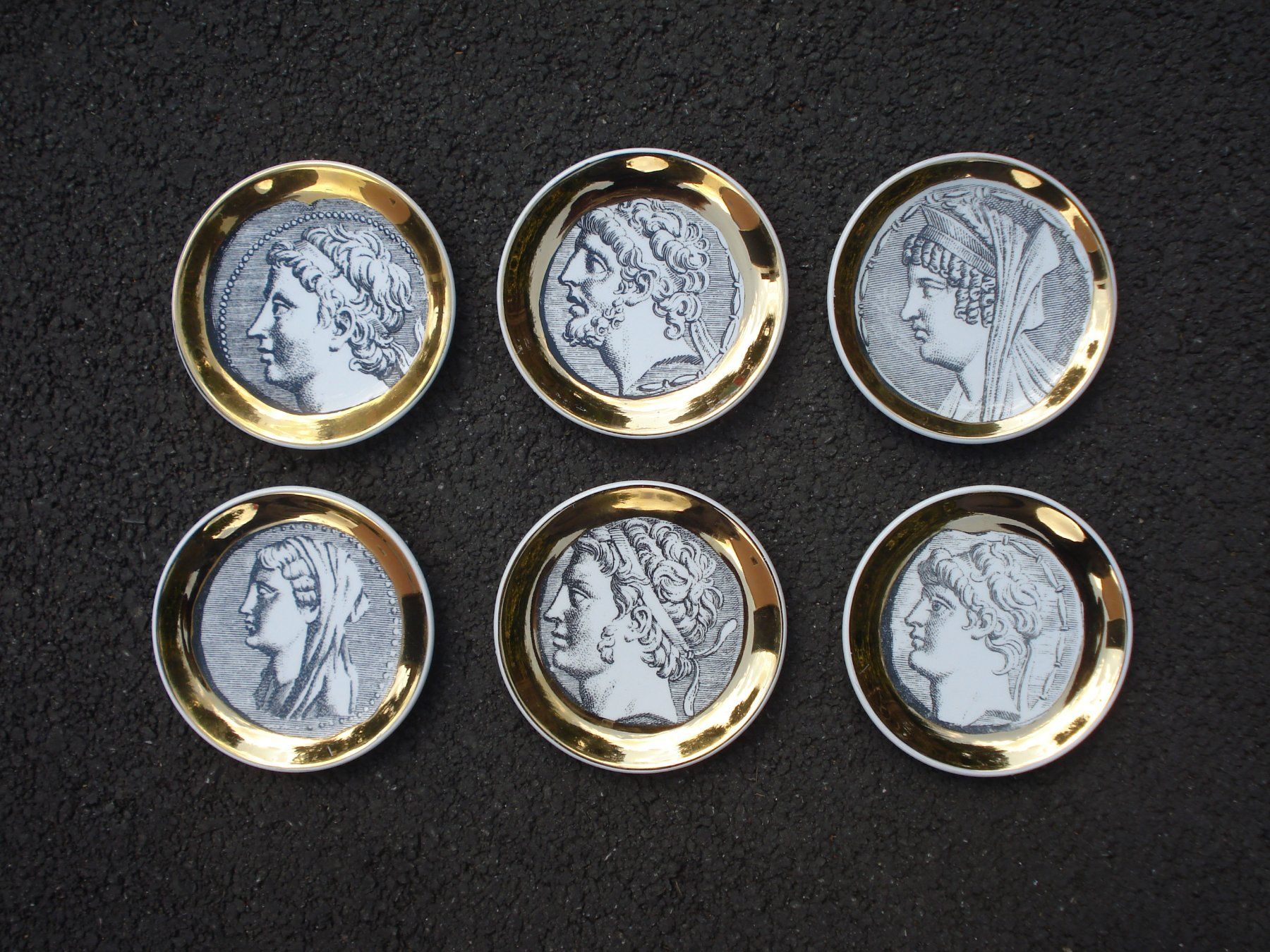 Fornasetti Assiettes: Fornasetti "Monete" – D'occasion à Basel par art.basel 6