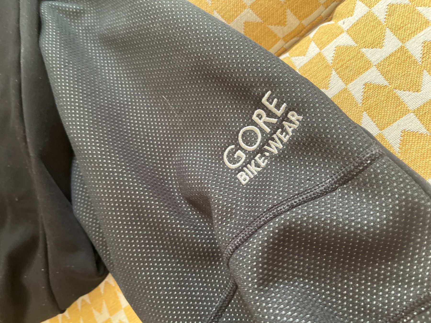 Hosen: GORE Bike-Trägerhose mit Windstopper | Grösse L – Gebraucht aus St. Gallen von BikeladyShop 1