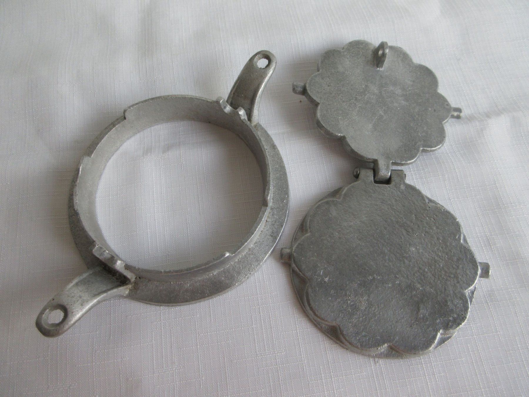 Giocattoli: Kinder - oder Puppen Wende - Waffeleisen, Aluguss – Usato da Binningen venduto da Oldfashion 3