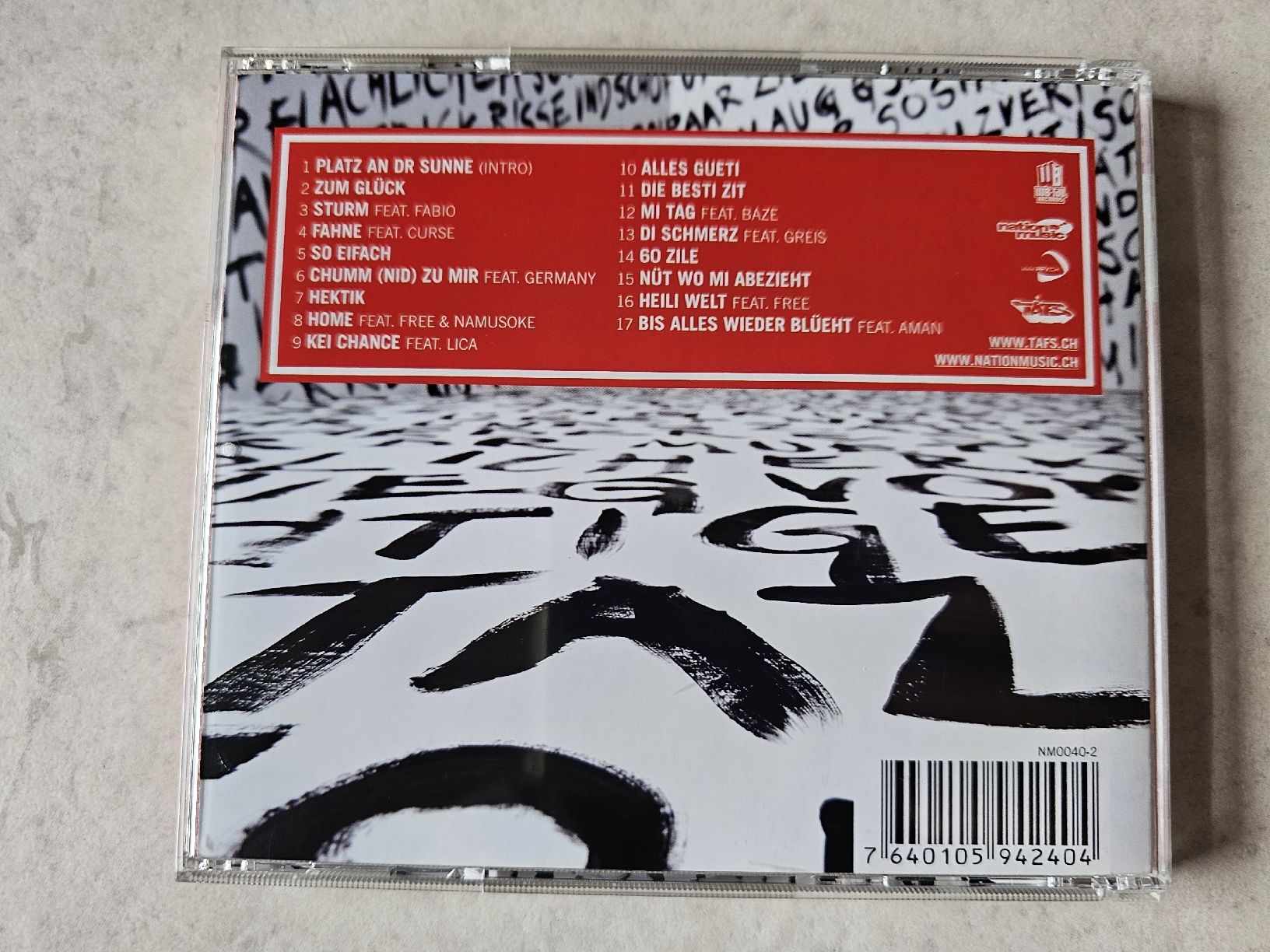 CD: TAZ  -  Zum Glück – Usato da Schneisingen venduto da backstore24 1