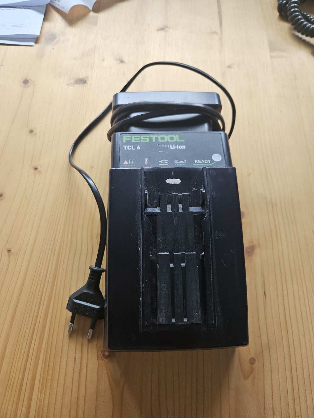 Festool Akkus & Batterien: Festool TCL Ladegerät – Gebraucht aus Dällikon von John178
