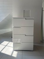 Kleine Kommode mit 4 Schubladen
