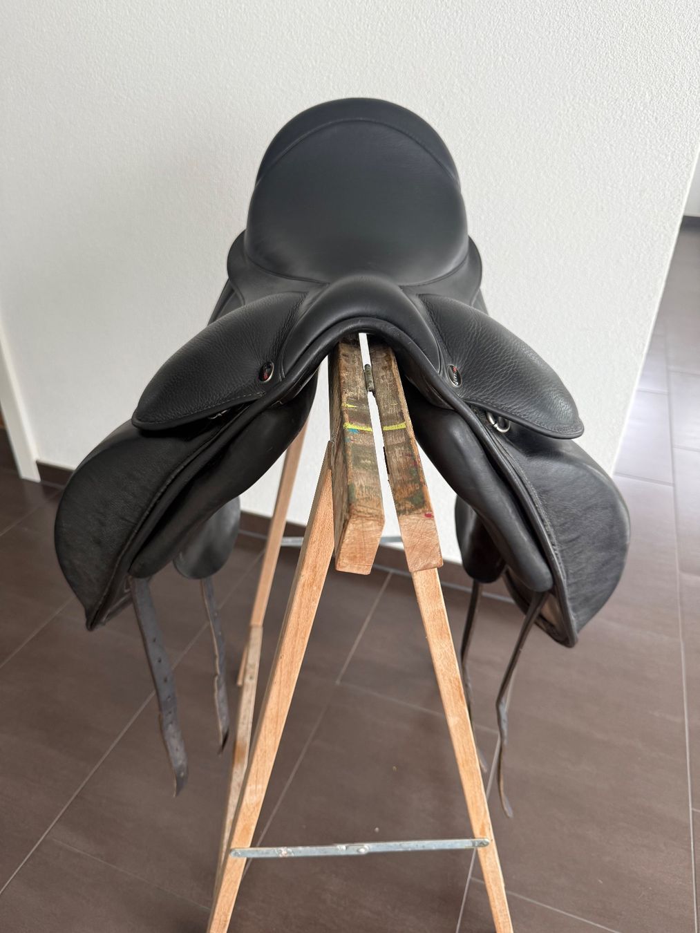 Sattel & Sattelzubehör: Sattel Eques Black 17“ – Gebraucht aus Bözberg von Pena05 1