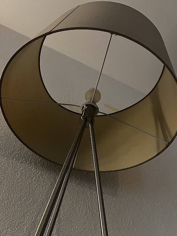 Livique Lampade: Stehlampe – Usato da Solothurn venduto da lea_f2m5 1