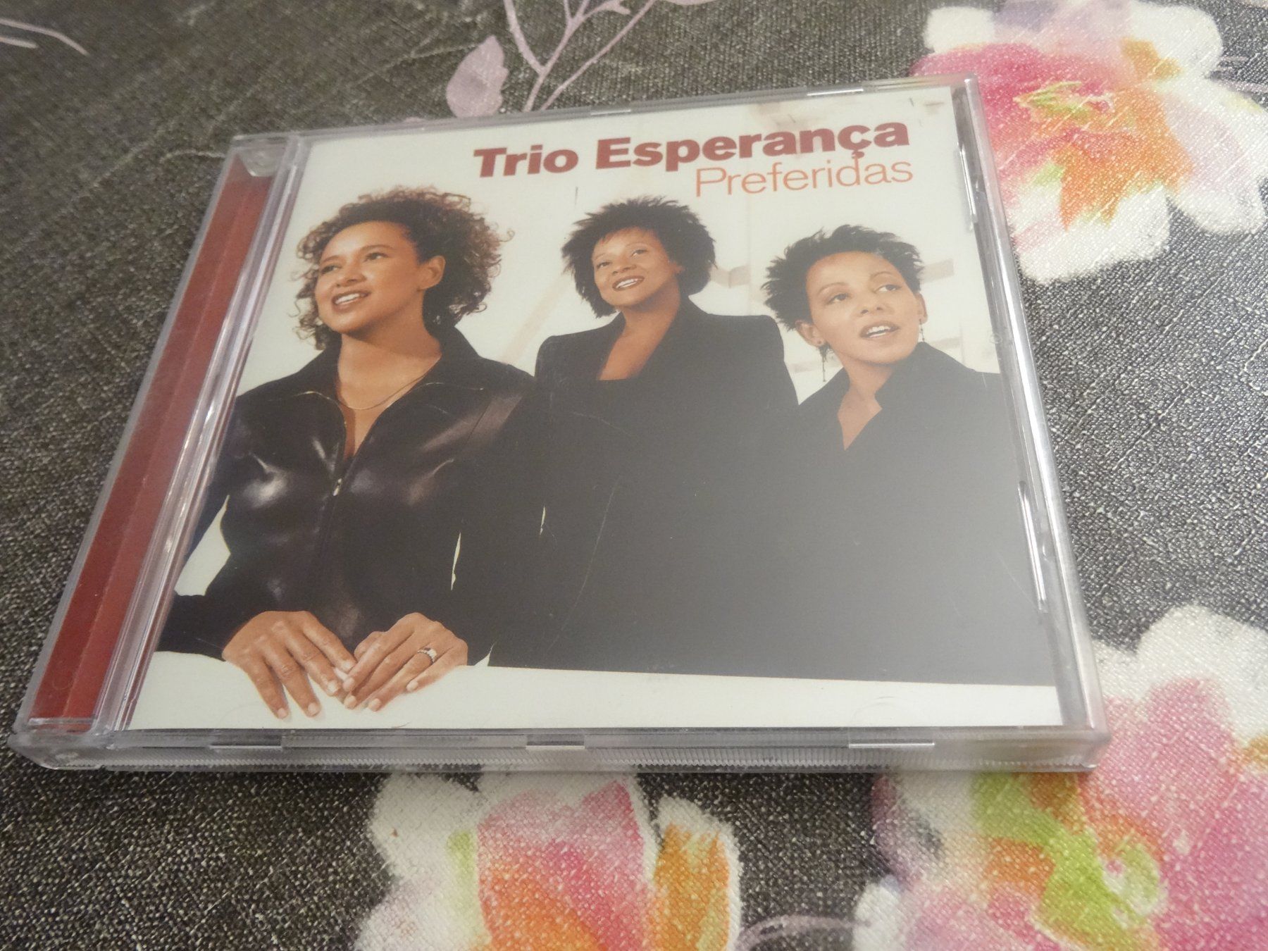 CD: Trio Esperanca - Preferidas CD – Usato da Olten venduto da Disc-Ausverkauf