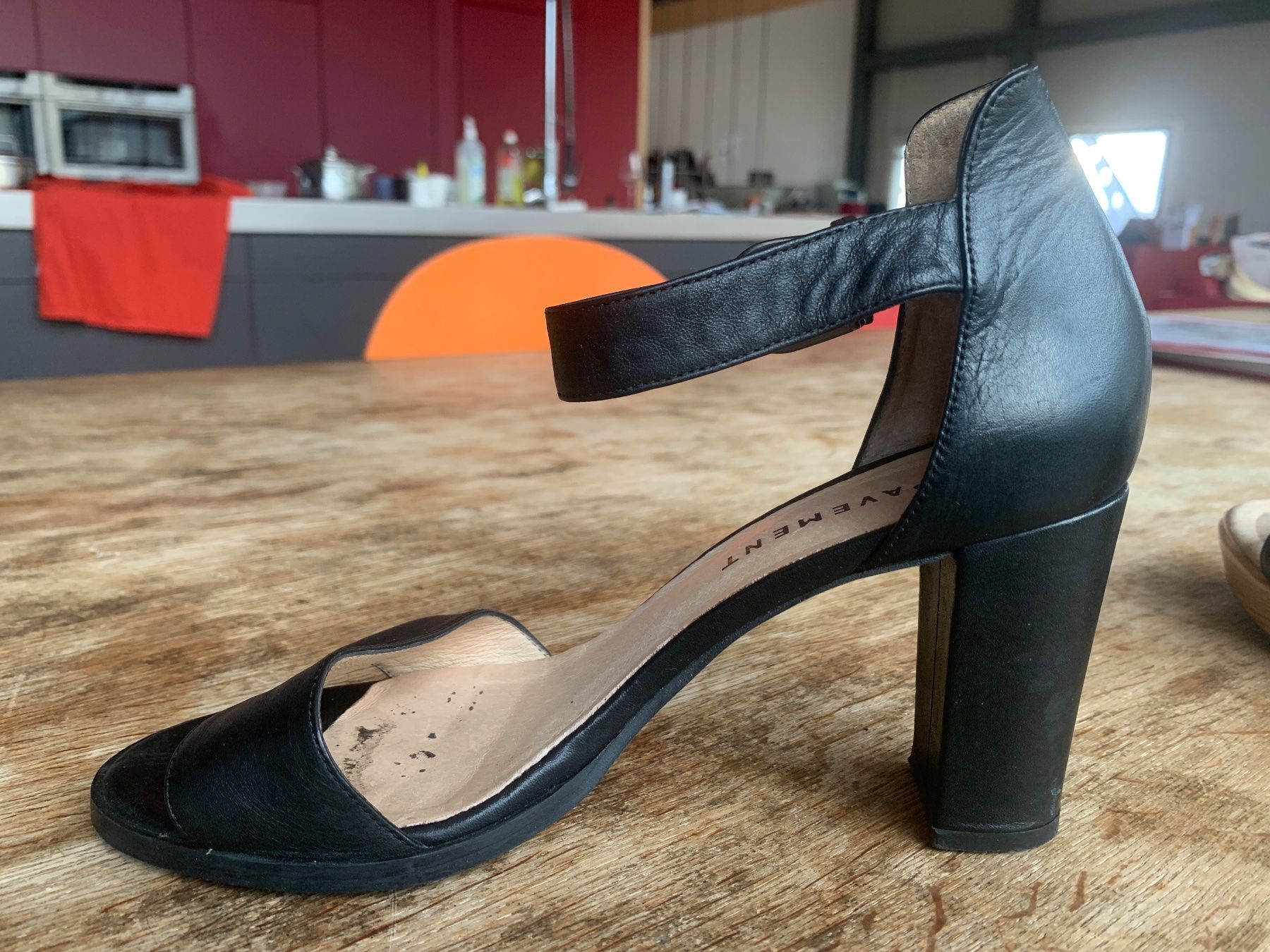 Scarpe da donna: Sandalen Gr.38 – Usato da Rain venduto da 11. 2
