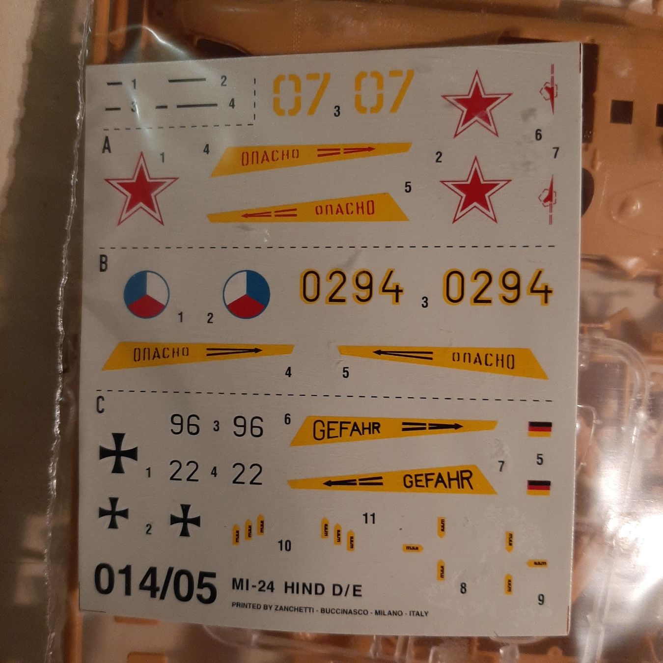 Italeri Kit di modellismo & Modellini statici: 2122 ... MIL Mi-24 Hind D/E ... Italeri 014 – Nuovo (secondo la descrizione) da Bonstetten venduto da Benibanny59 6