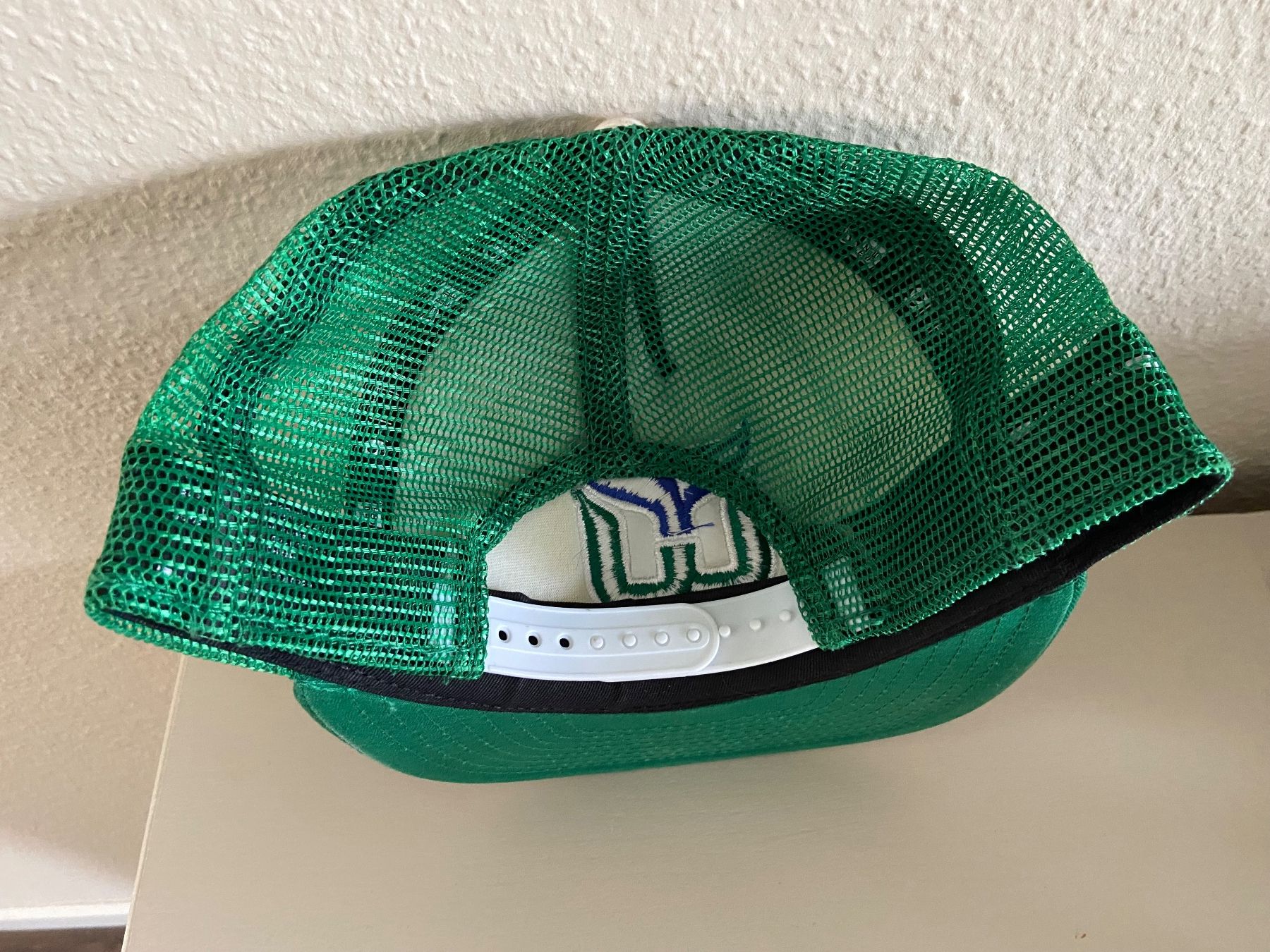 New Era Copricapi, berretti & cappellini: Hartford Whalers New Era Cap – Usato da Muttenz venduto da bargain_hunter 1