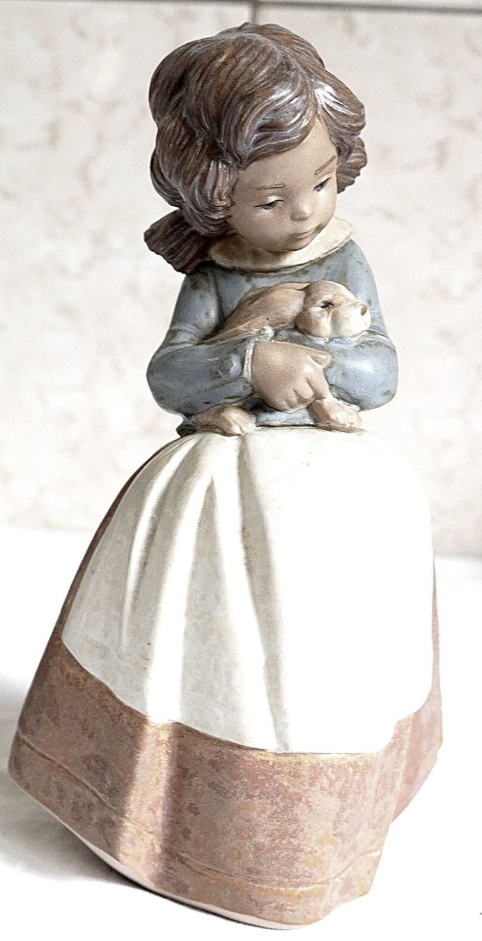 Lladro Figuren: Lladro Steingut Mädchen mit Hase H 20cm – Neu (gemäss Beschreibung) aus Baar von 2cvbaar