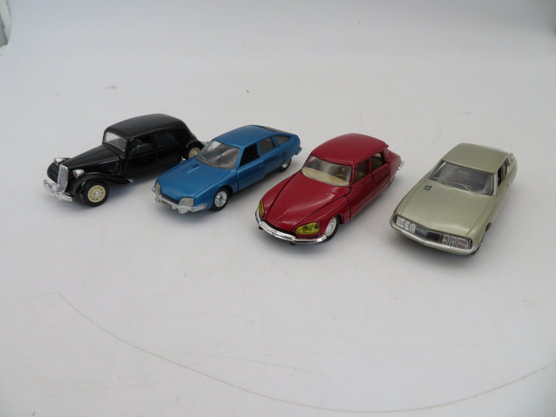 Citroën Modellini d'auto: Citroën Modellauto-Sammlung 4-teilig – Usato da Reinach BL venduto da WBZ-Flohmarkt