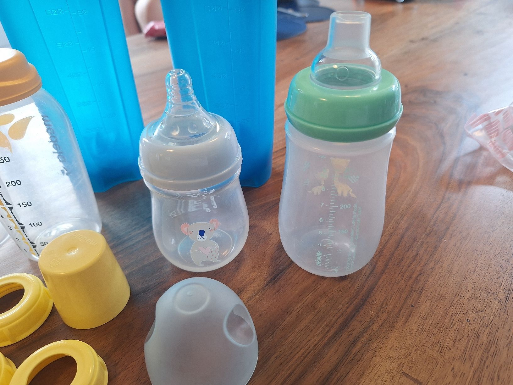 Medela Baby-Mahlzeiten: Schoppen Starterset - all you need!  – Gebraucht aus Suhr von singultus 2