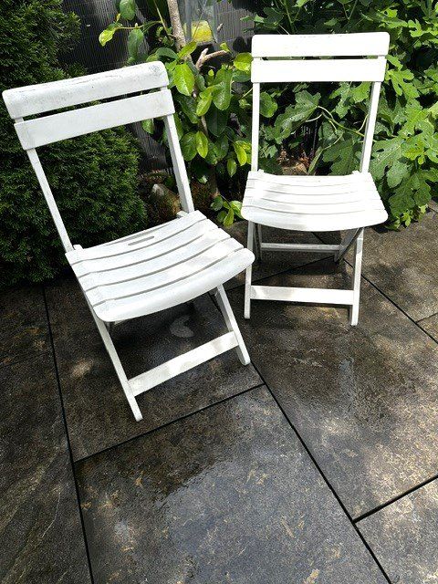 Chaises: +   wEiSSE KLaPPsTühLe  + – D'occasion à Winkel par zeho