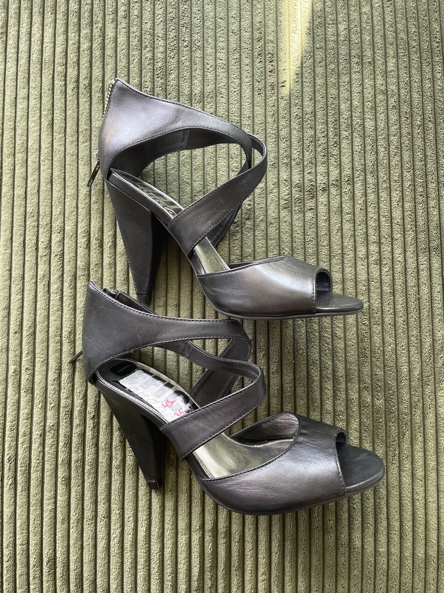 Scarpe da donna: pumps (38) – Usato da Freidorf TG venduto da driftingforthrifting