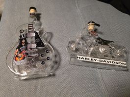 2 leere Glasflaschen Harley-Davidson und Slash Design