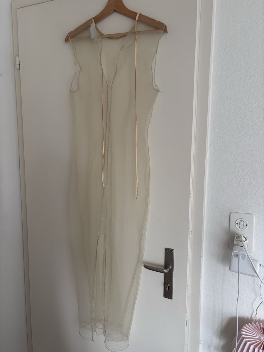 Weekday Vestiti: Sheer Tulle Maxi Dress WEEKDAY  – Usato da Wallisellen venduto da eli_v7dn 3