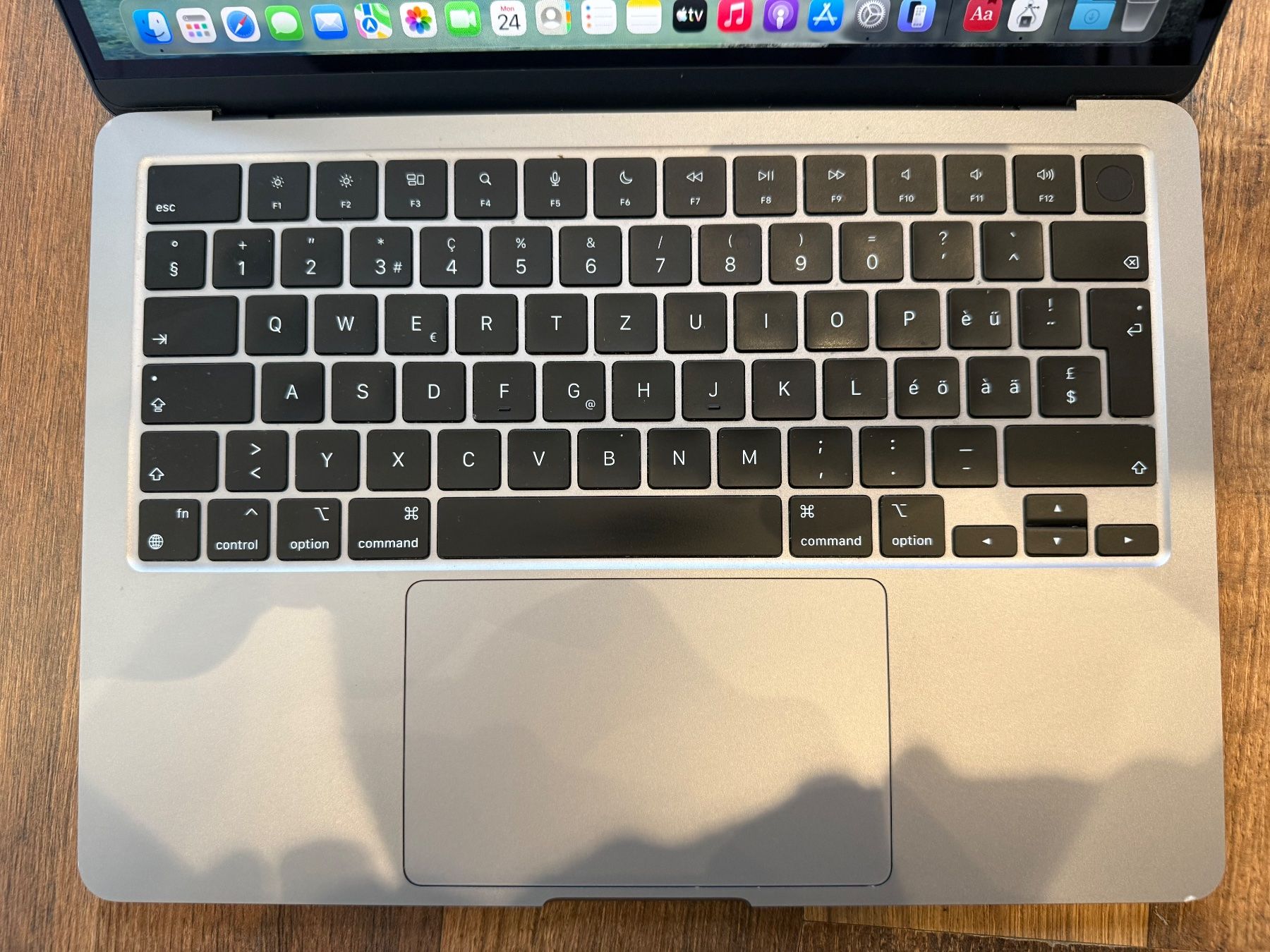 Apple Notebook: MacBook Air 2022 M2 – Usato da Siebnen venduto da icrservicesolutions 2