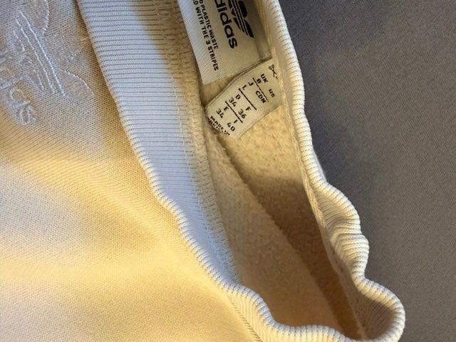 Adidas Pulls & Sweat-shirts: Felpa Adidas – D'occasion à Binningen par son_x7yt 2
