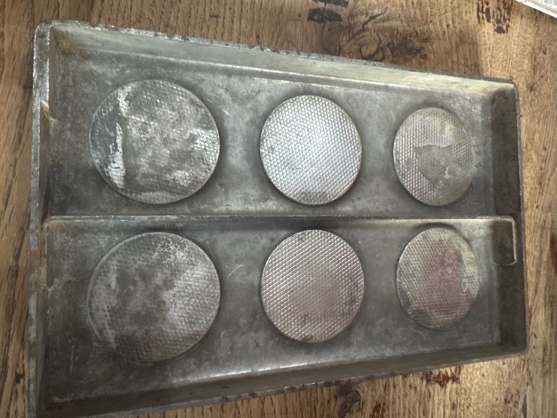 Teglie da forno: Moule chocolat schokoladenform ancien – Usato da Lajoux JU venduto da Briard0 4