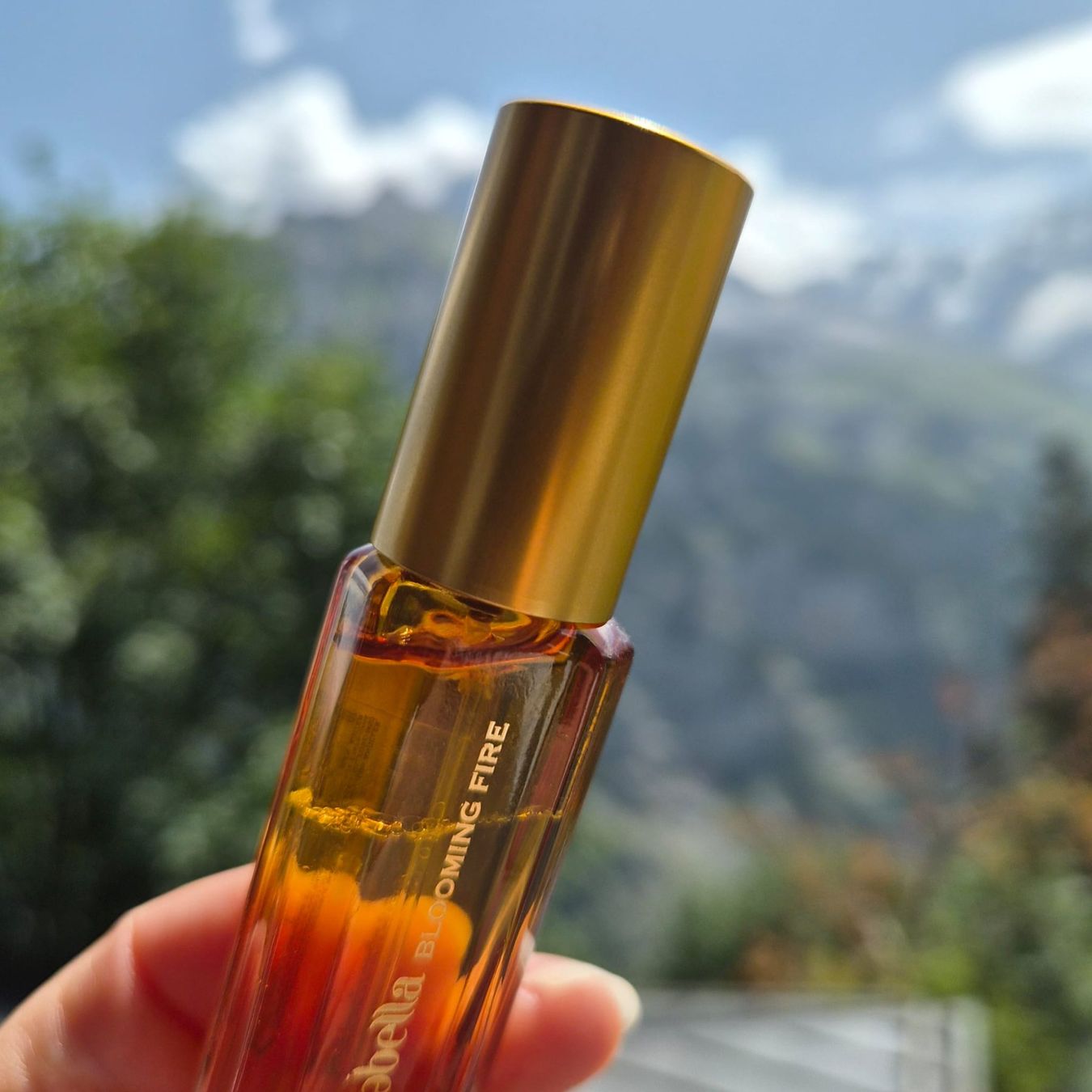 Profumi & Eau de Toilette: Orebella Blooming Fire Parfum 10ml – Usato da Mürren venduto da EvaLeonard 1