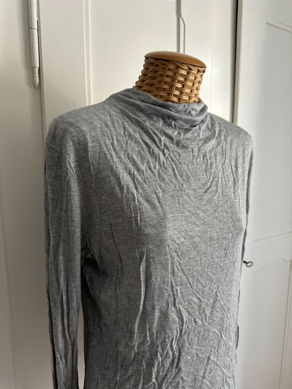 H&M T-shirt: Langarmshirt hellgrau meliert - M – Usato da Zürich venduto da Diazaio 1