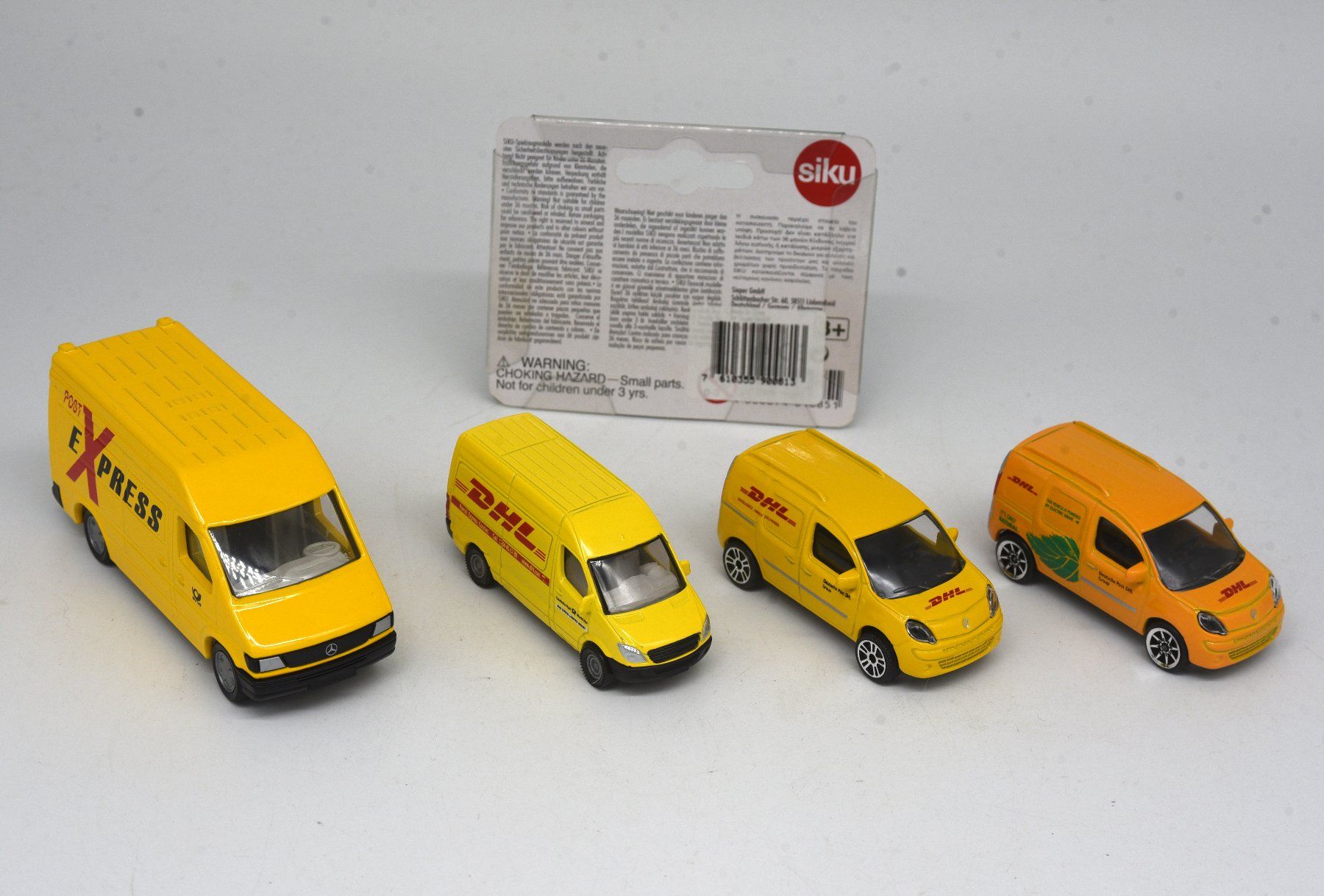 Siku Modellini d'auto: DHL Delivery Vans (Siku + Majorette) – Usato da Ostermundigen venduto da archeopteryx 1
