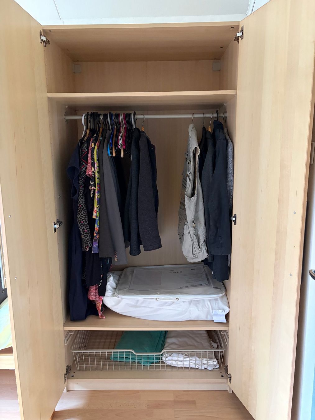 Armadi: Schrank aus Holz – Usato da Dietikon venduto da Katrin29 1