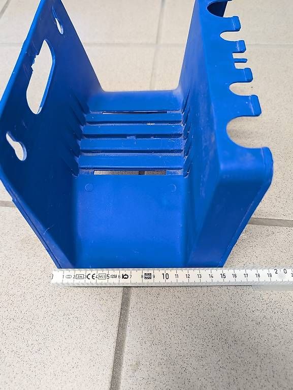 Sonstige Dekorationen & Accessoires: Support tuyau bleu / Rohrhalterung Blaue – Gebraucht aus Sonceboz-Sombeval von michael.l 1