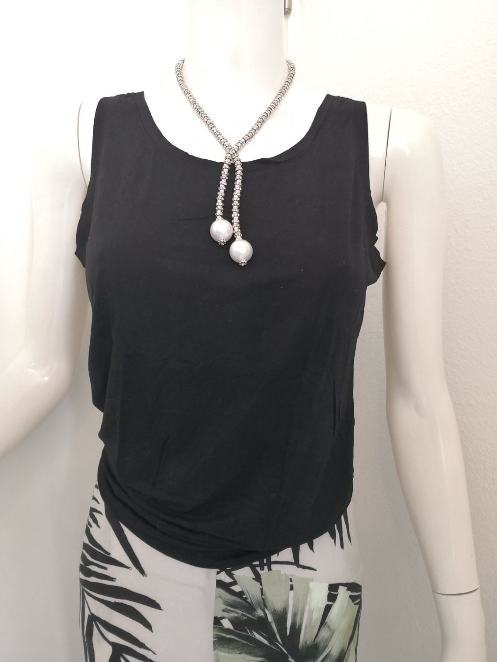 Top: 🤩NULU TOP SCHWARZ – Nuovo (secondo la descrizione) da Olten venduto da Naja-Twins-Twins 4