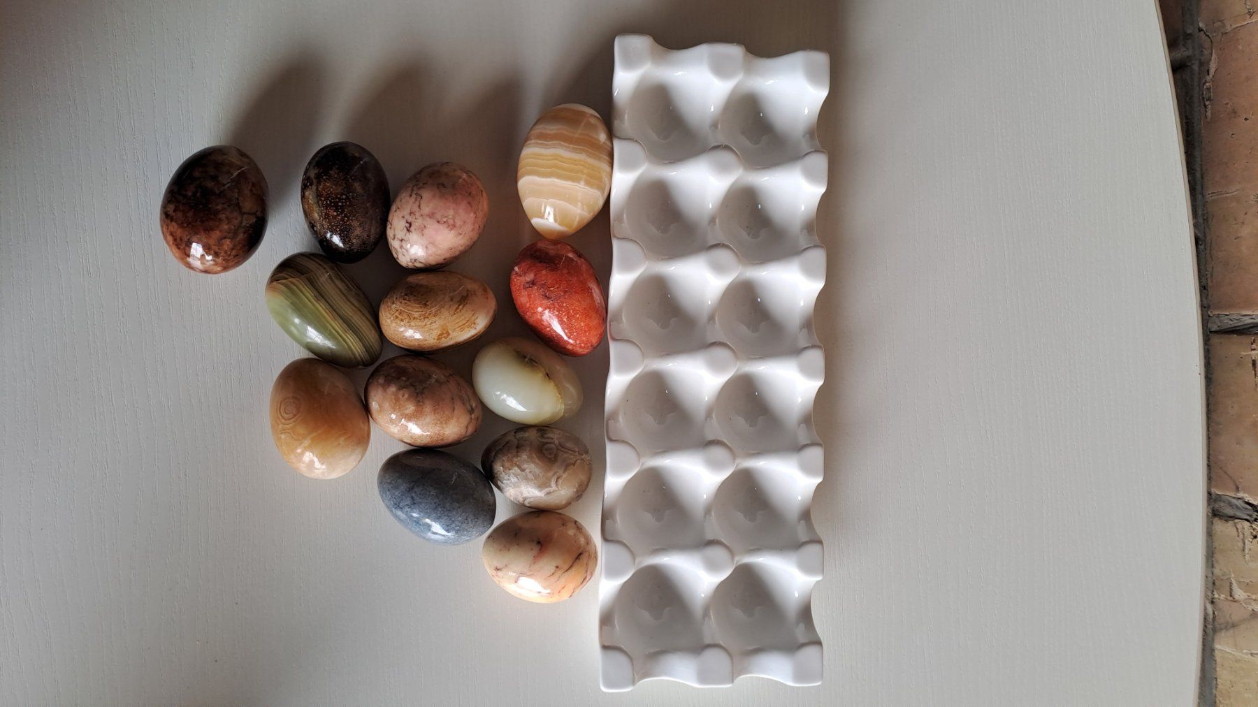 Minerali & Pietre curative: 13 Vintage Naturstein Eier Marmor Onyx mit Eierhalter – Usato da Rickenbach ZH venduto da Der-Insider 5