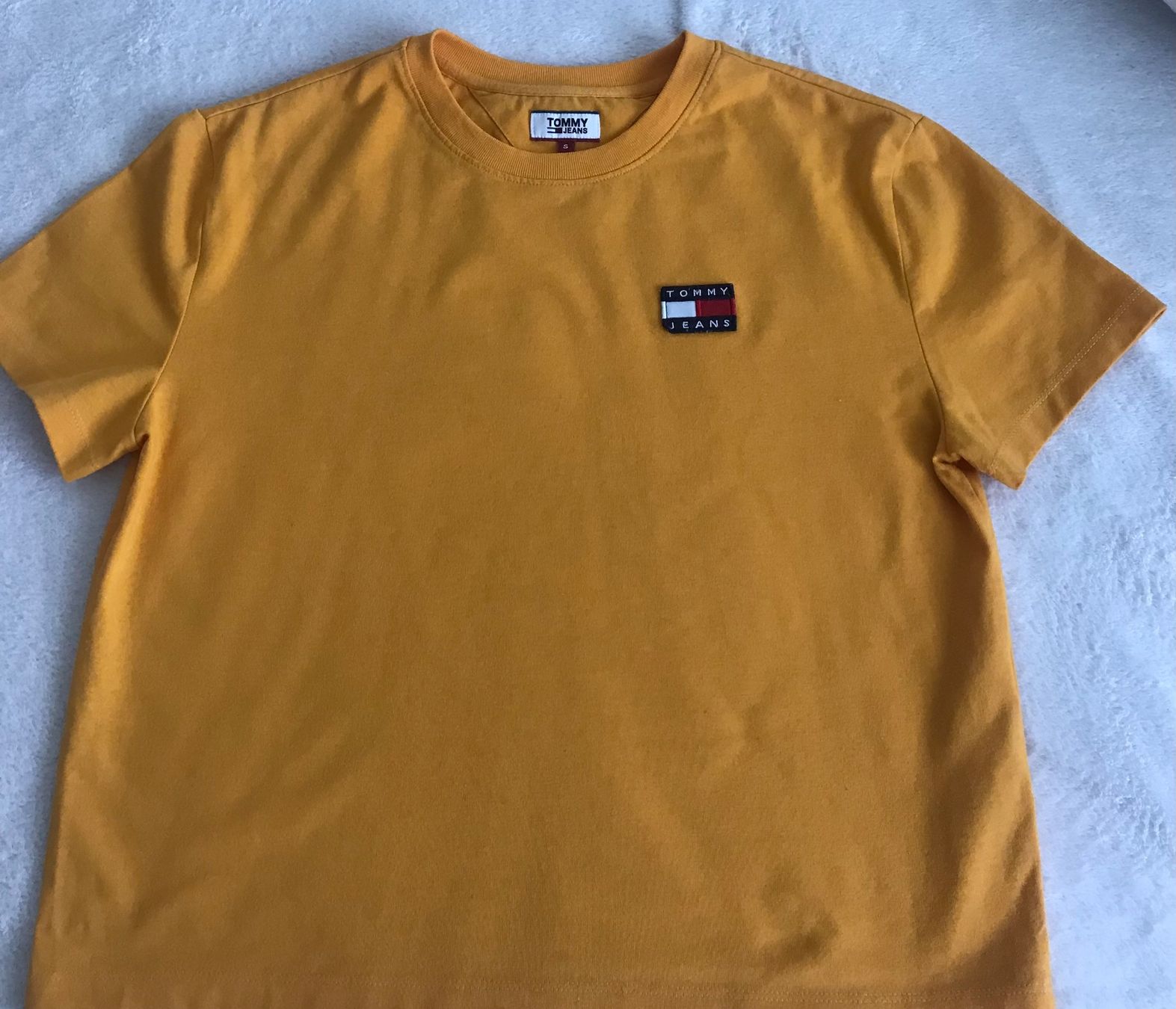 Tommy Hilfiger T-shirt: Tommy Hilfiger T-Shirt Grösse S – Nuovo (secondo la descrizione) da Au/ZH venduto da markthallerapperswil