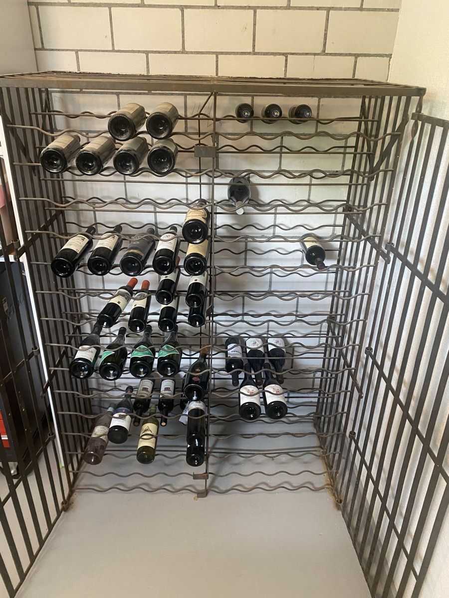 Scaffali: Weinregal verschliessbar, Stahl, Antik – Usato da Gossau SG venduto da Conrado1 5